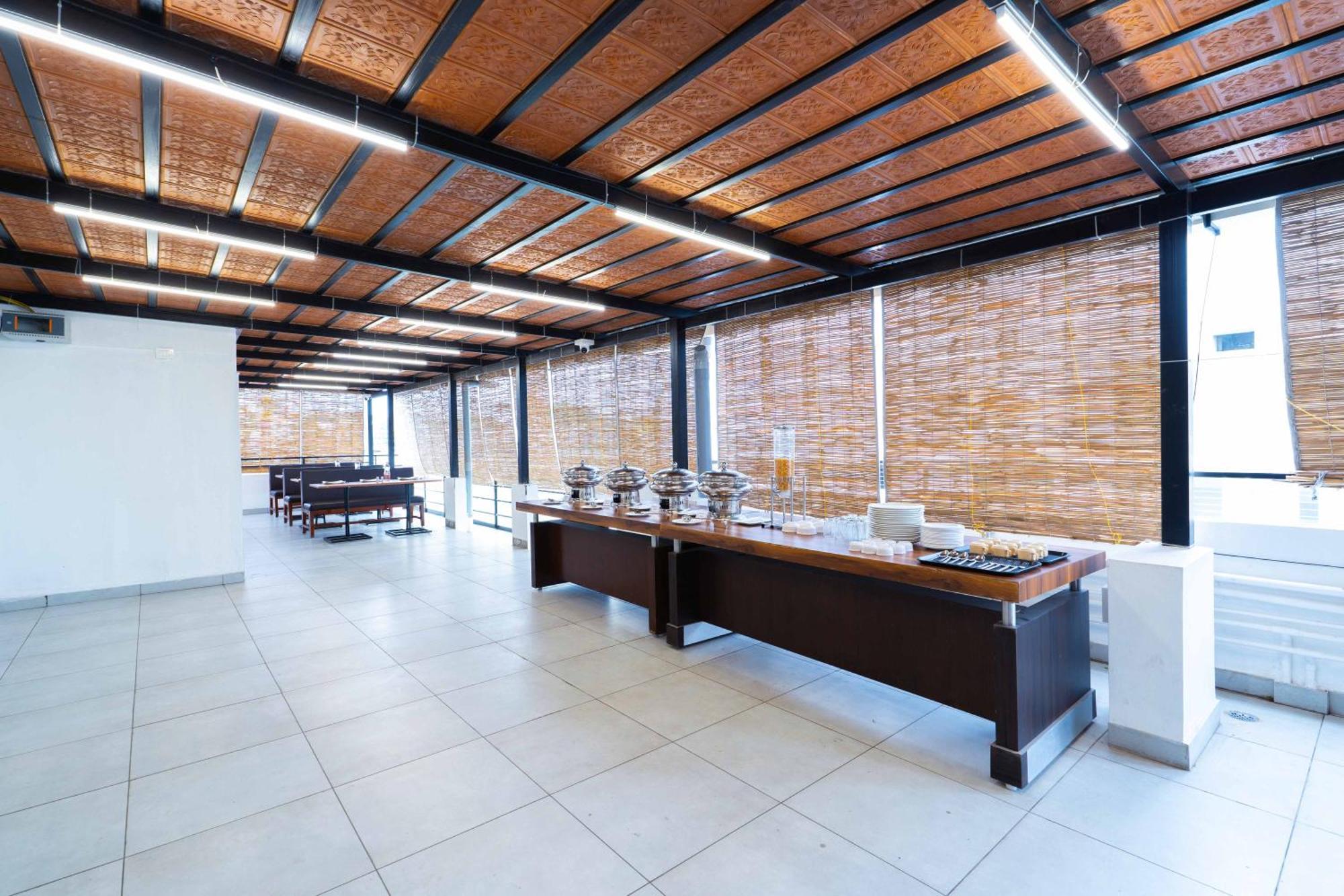 Treebo The Grand Skyla, Malleshwaram Bangalore Bagian luar foto