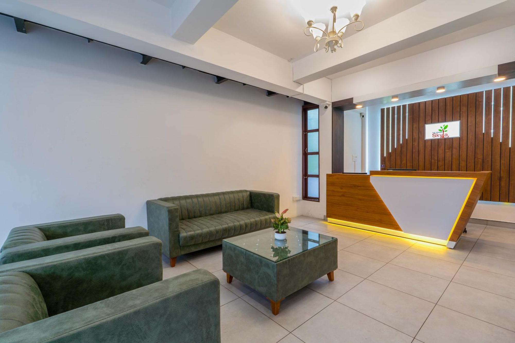 Treebo The Grand Skyla, Malleshwaram Bangalore Bagian luar foto