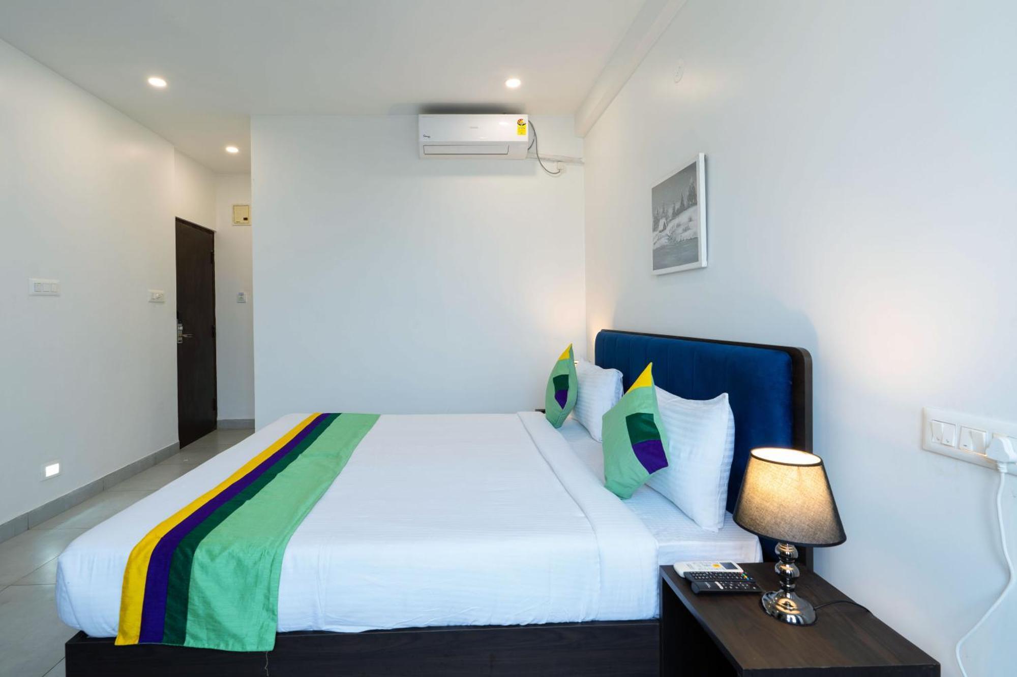 Treebo The Grand Skyla, Malleshwaram Bangalore Bagian luar foto