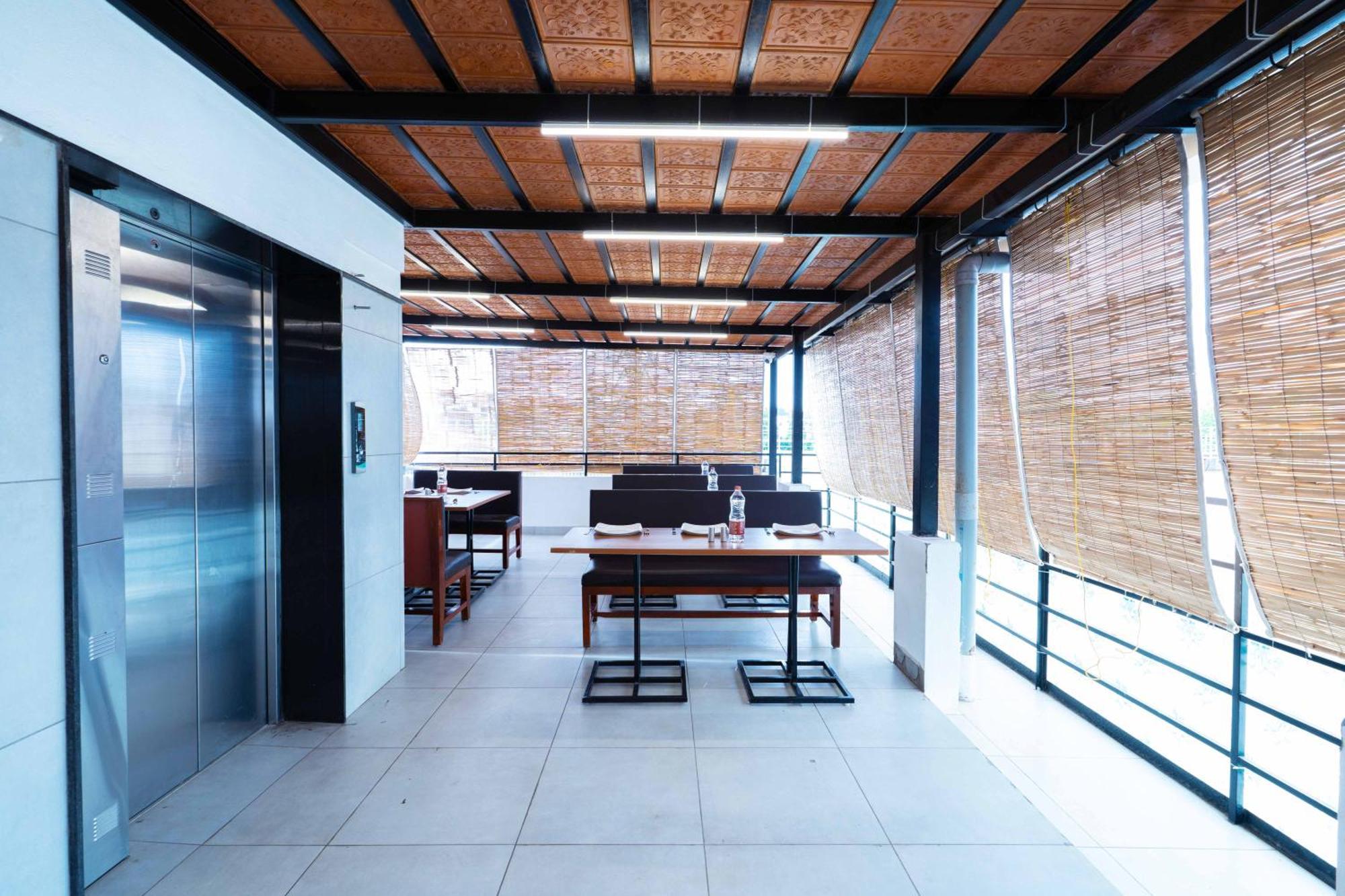 Treebo The Grand Skyla, Malleshwaram Bangalore Bagian luar foto